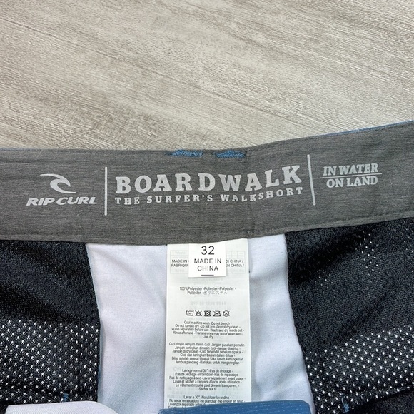 RIP CURL - RECLASSIFIED STRIPES SHORTS - Picture 9 of 11